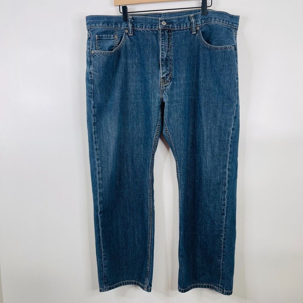 Levi's 559 Mens‎ Jeans Size 42x30 Medium Wash Denim Straight Casual